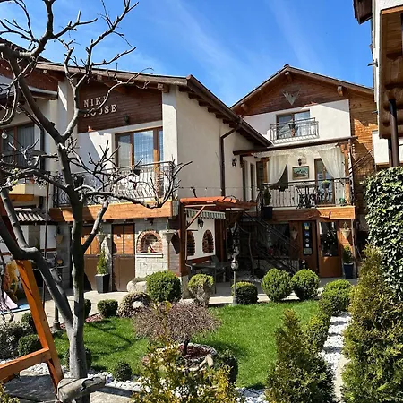 Πανσιόν Niki House 3*