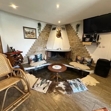 Niki House